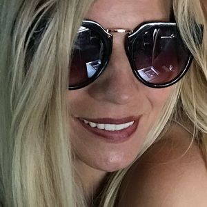 Meet your Posher, Leslie